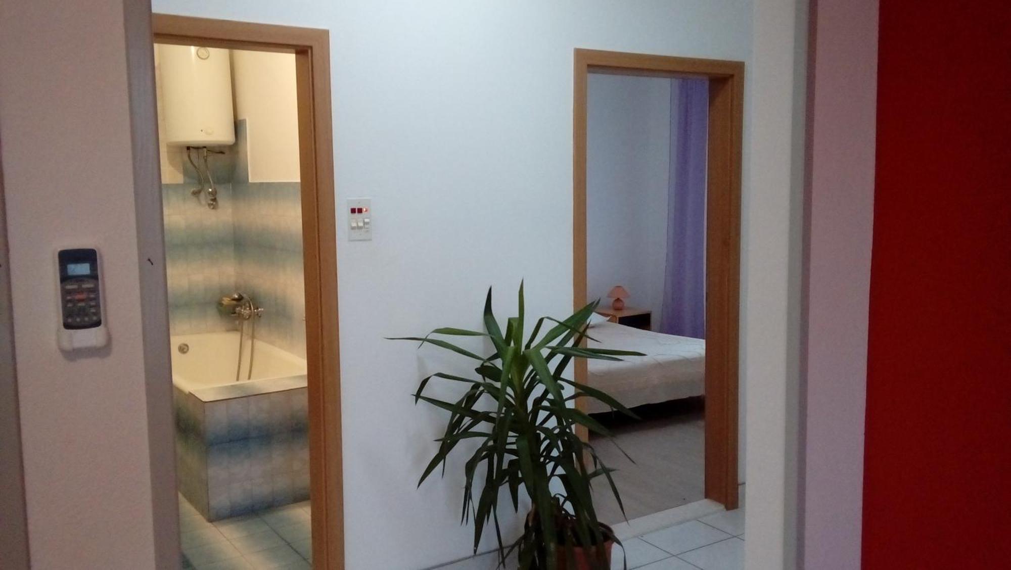 Spacious Family Apartment With Parking In The Shade And Barbecue House Шибеник Экстерьер фото