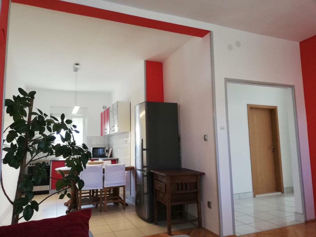 Spacious Family Apartment With Parking In The Shade And Barbecue House Шибеник Экстерьер фото