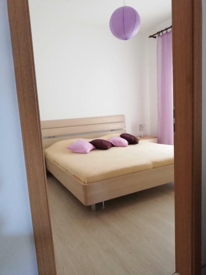 Spacious Family Apartment With Parking In The Shade And Barbecue House Шибеник Экстерьер фото