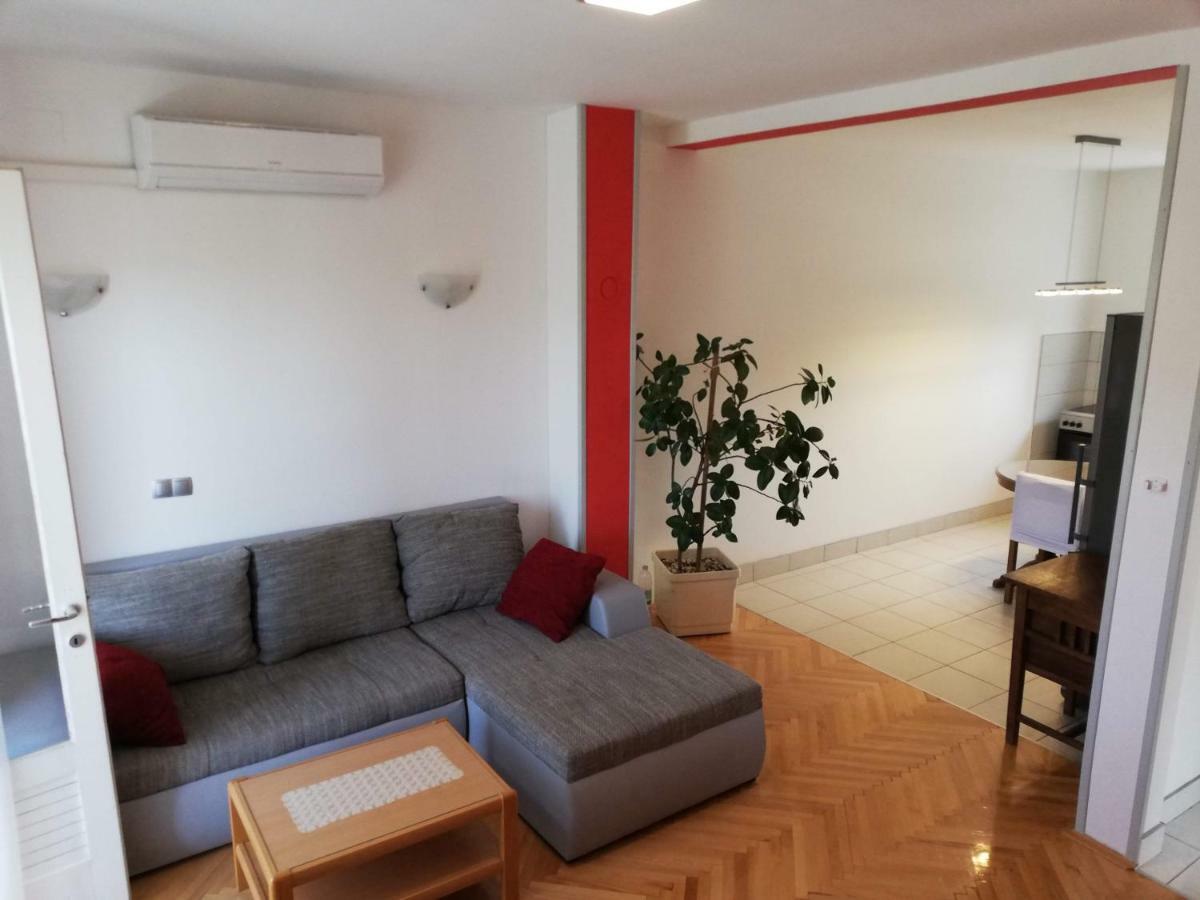 Spacious Family Apartment With Parking In The Shade And Barbecue House Шибеник Экстерьер фото