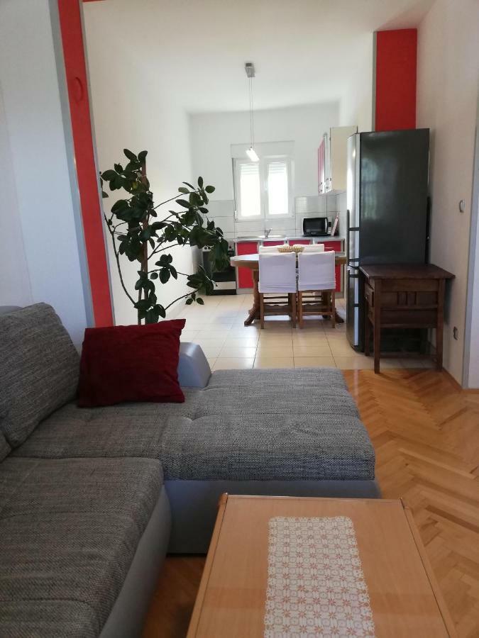 Spacious Family Apartment With Parking In The Shade And Barbecue House Шибеник Экстерьер фото
