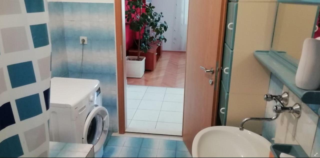 Spacious Family Apartment With Parking In The Shade And Barbecue House Шибеник Экстерьер фото