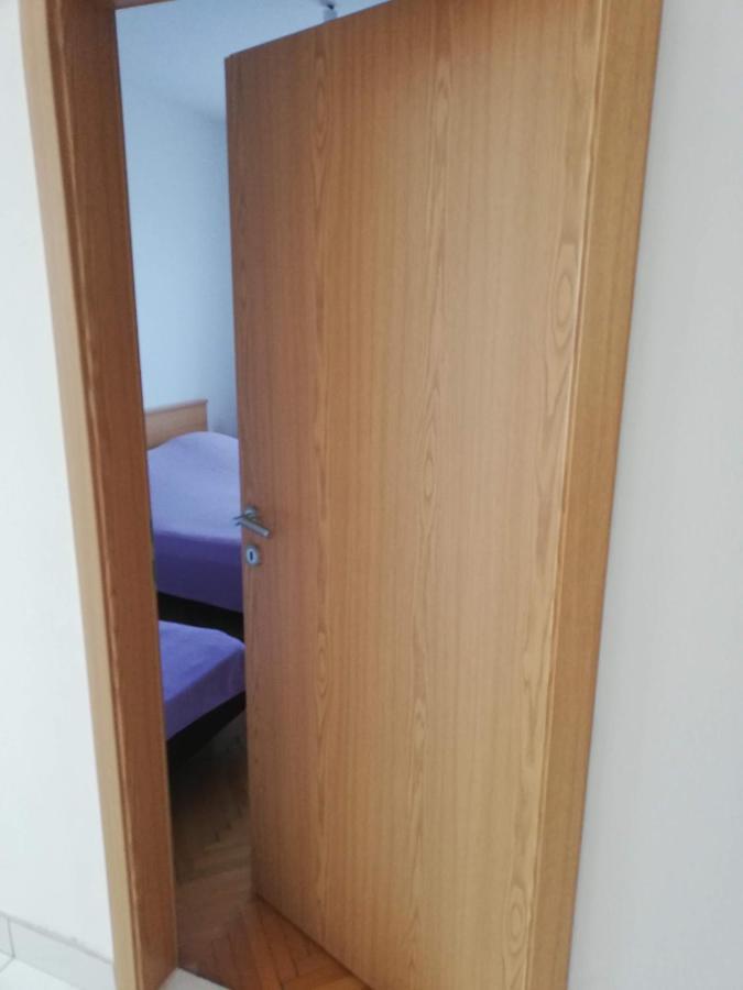 Spacious Family Apartment With Parking In The Shade And Barbecue House Шибеник Экстерьер фото